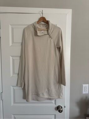 Jockey Cream Zip-Neck Turtleneck Sweater